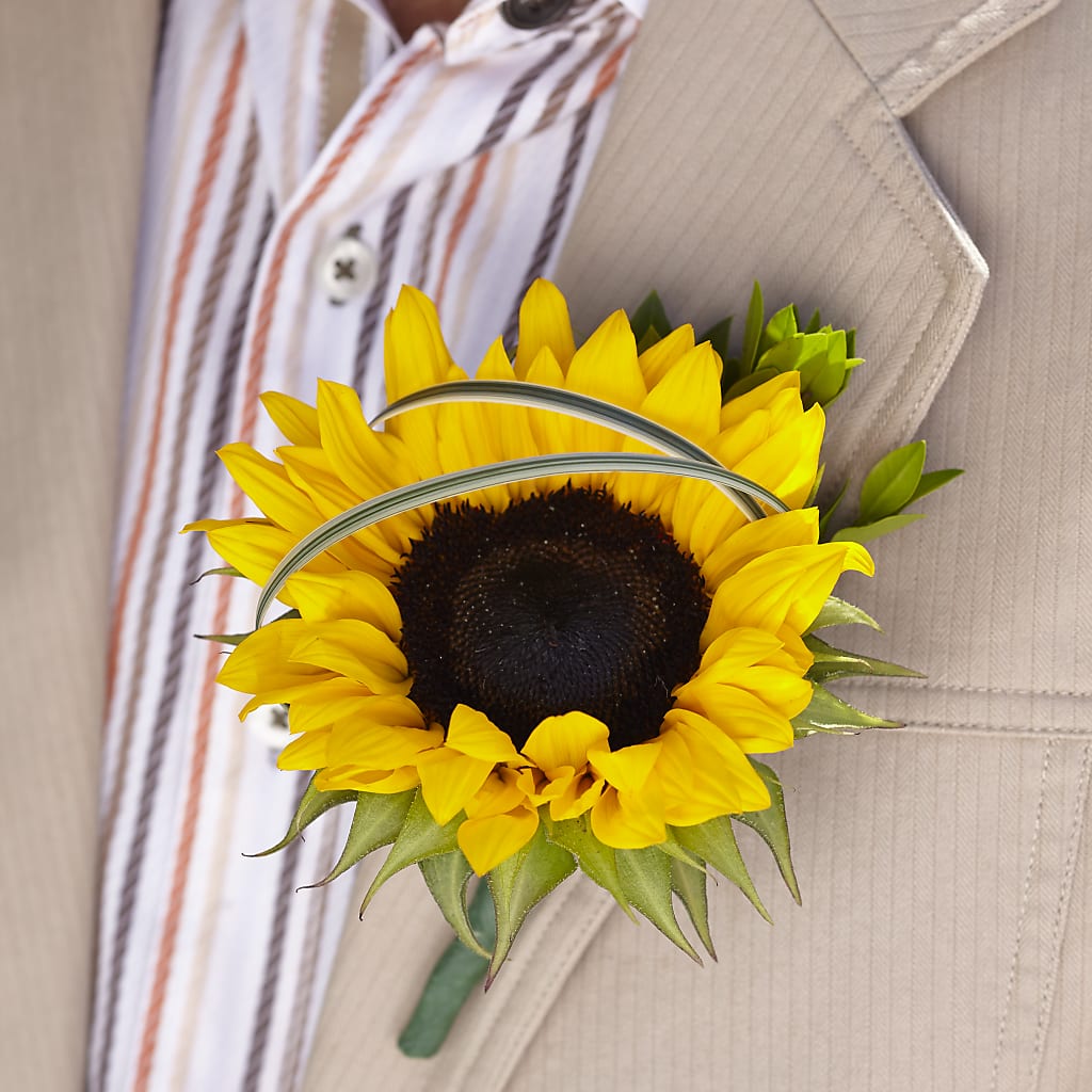 Free Spirit Boutonniere –  For The Love Of Flowers, Johns Island SC